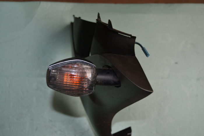 Carena destra comprensivo di freccia Honda CBR 600 RR - immagine 2