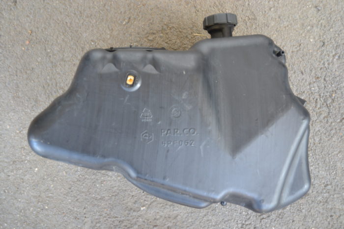 Serbatoio benzina Scarabeo 250 - immagine 3