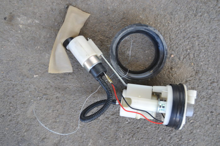 Pompa benzina Scarabeo 250 - immagine 2